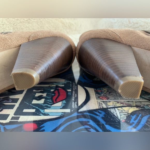 STEVE MADDEN Pettrra Taupe Suede ankle booties 4" heel size 8 - Picture 11 of 15